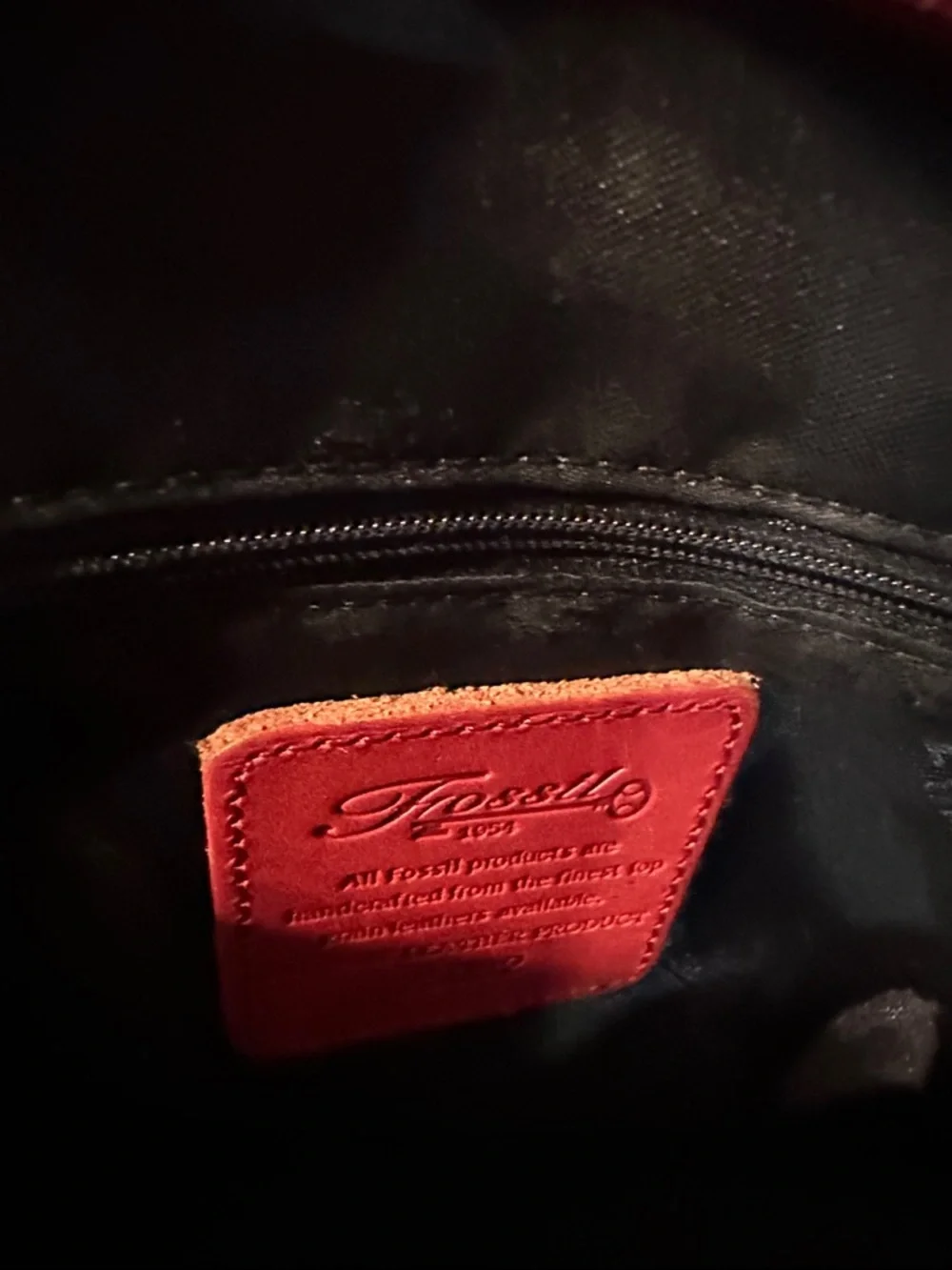 Fossil Red Pebbled Leather Crossbody Bag - Picture 8 of 14